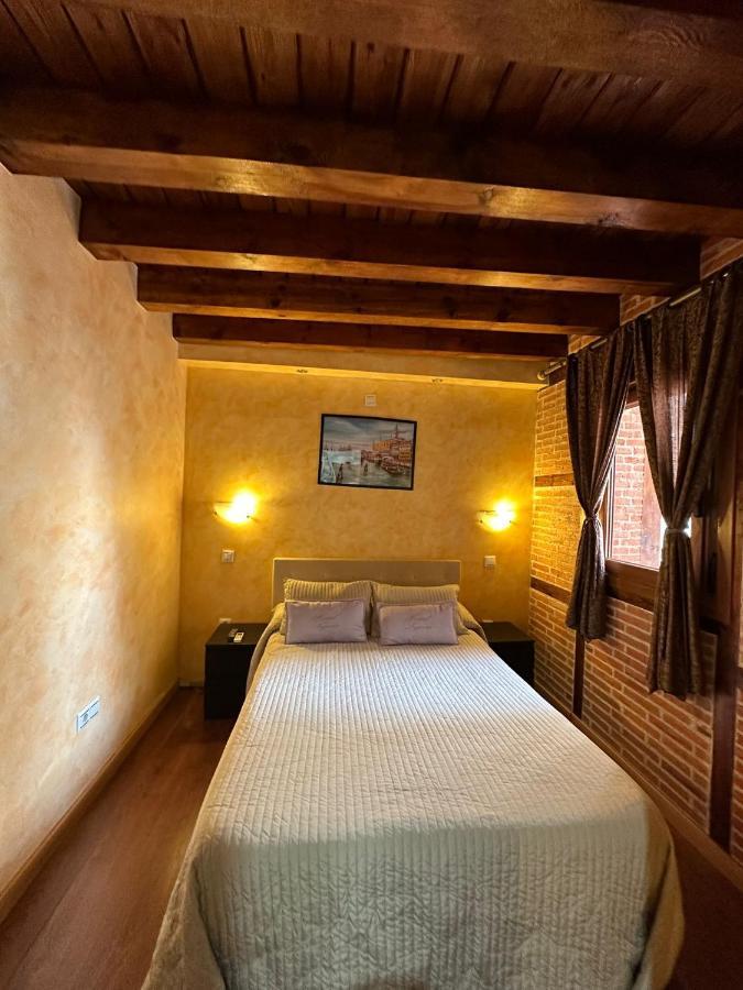Hostal Segovia Adults Only Екстериор снимка