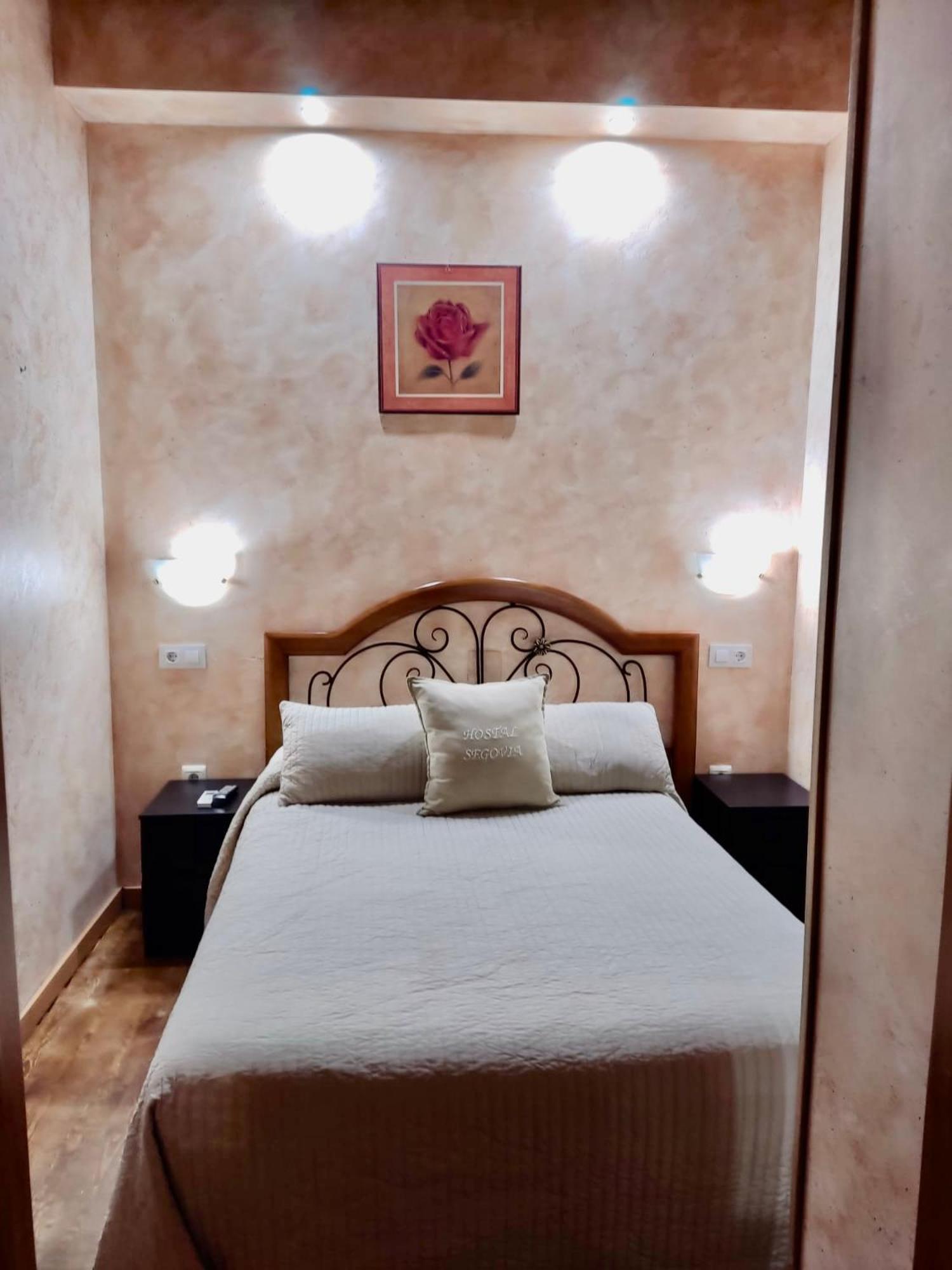 Hostal Segovia Adults Only Екстериор снимка