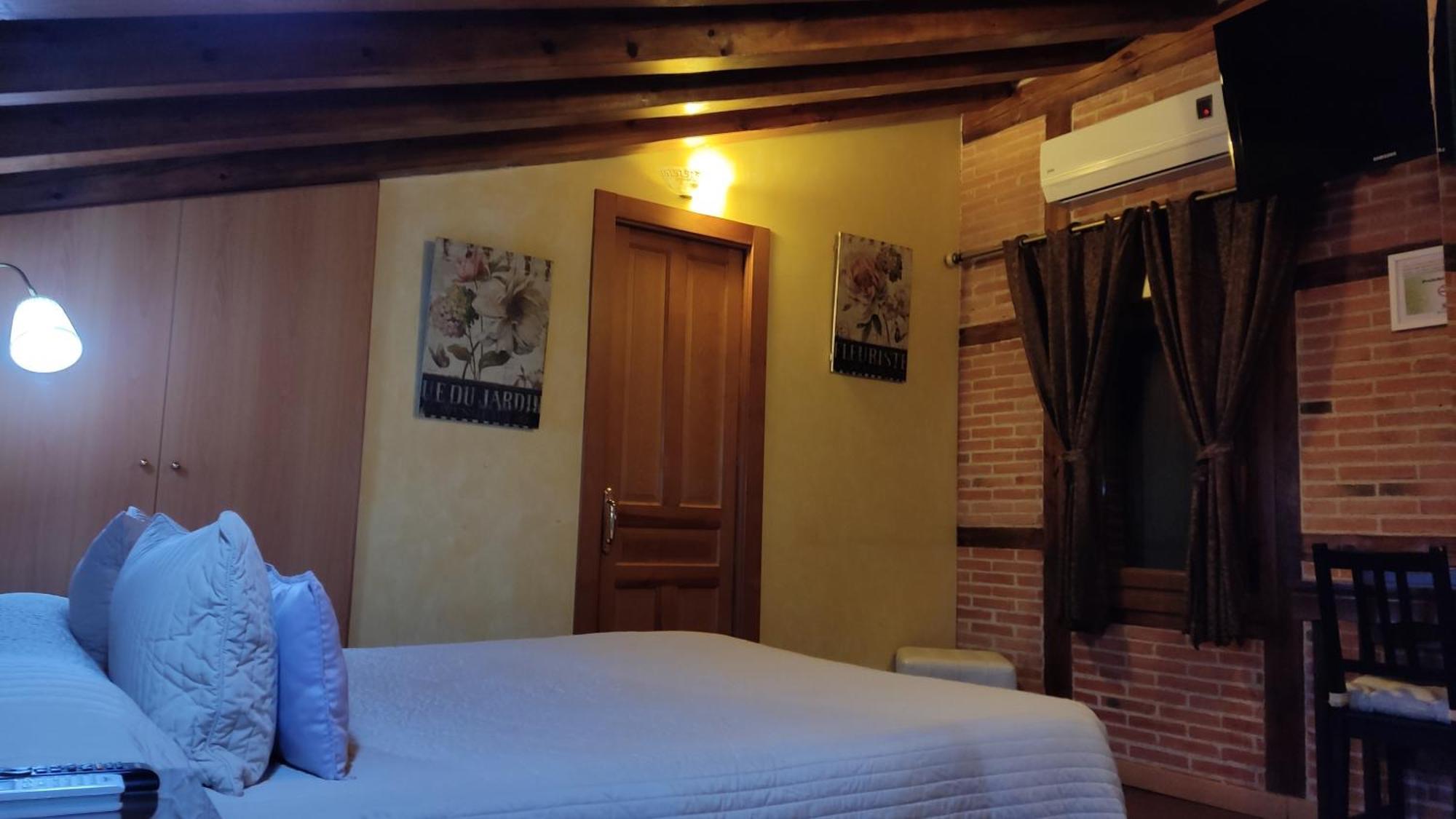 Hostal Segovia Adults Only Стая снимка