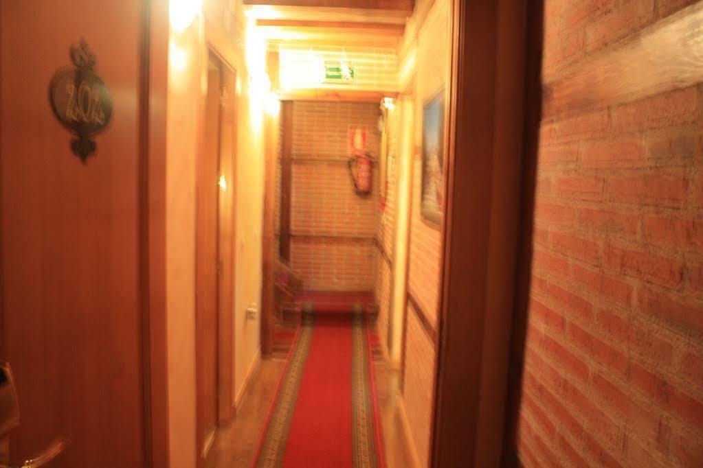 Hostal Segovia Adults Only Екстериор снимка